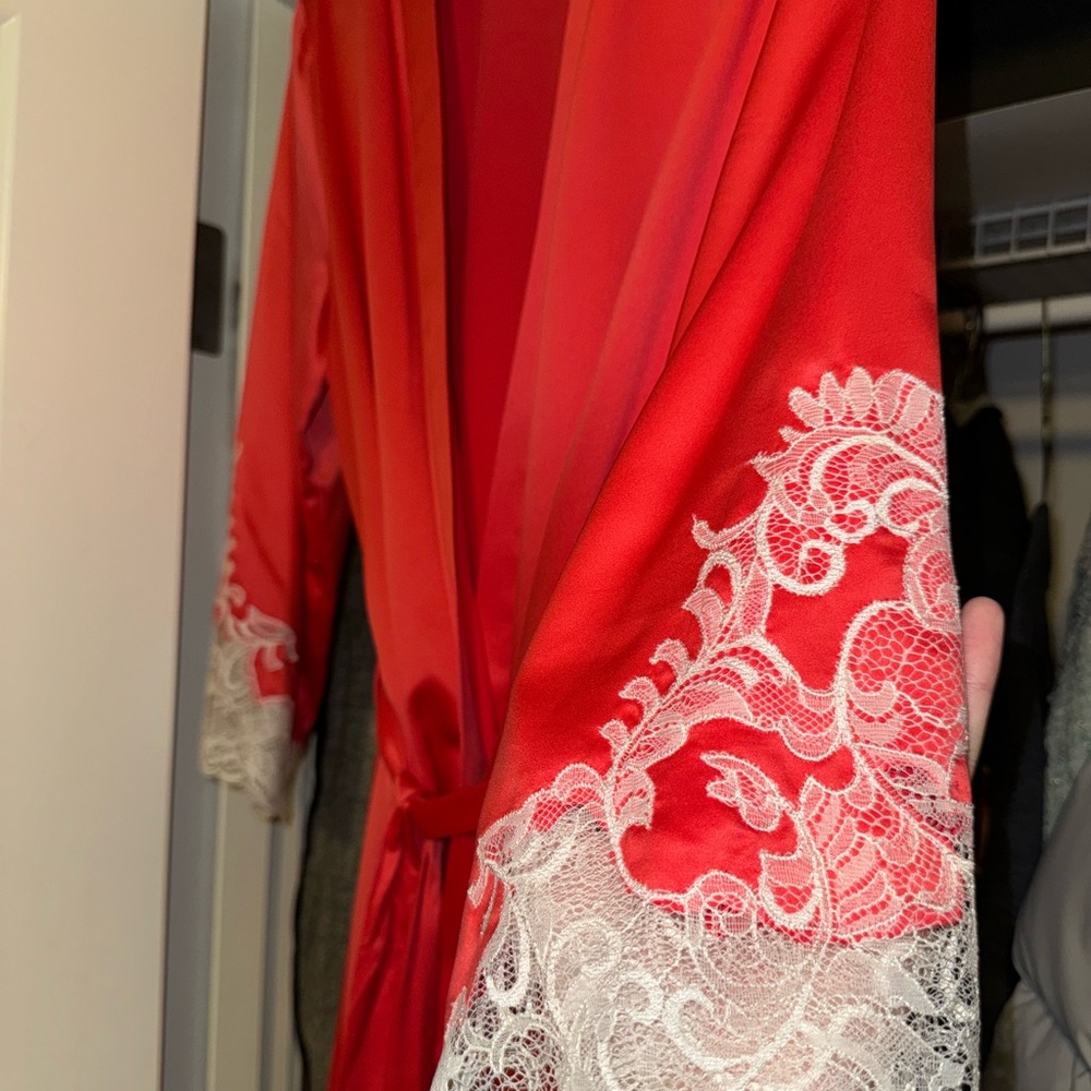 Josie Natori Robe